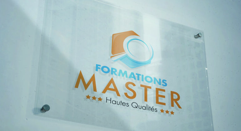 Enseigne plexiglass - Formations Master Hautes Qualités